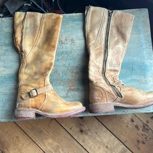 Bed Stu tall yellow/gold boots